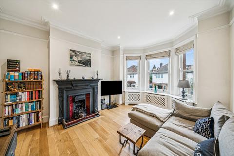 3 bedroom flat to rent, Alwyne Road, London SW19
