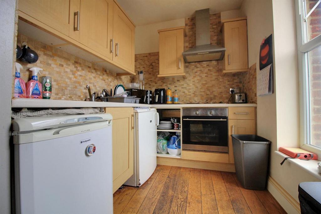 Kitchen 1.jpg