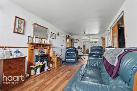 3 bedroom terraced house for sale, Moat Farm Drive, Bedworth