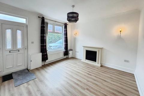 2 bedroom end of terrace house to rent, Dane Road, Sale, Greater Manchester, M33