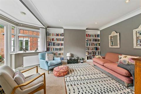 5 bedroom detached house to rent, Roedean Crescent, London SW15
