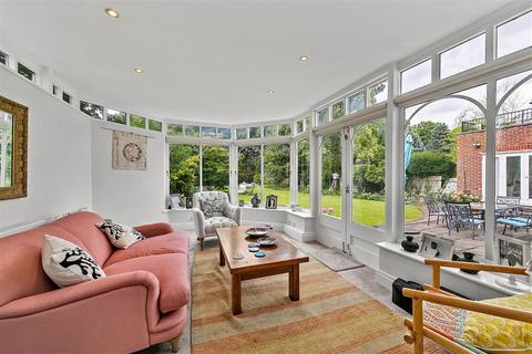 5 bedroom detached house to rent, Roedean Crescent, London SW15