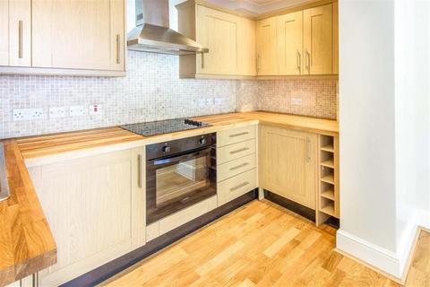 2 bedroom ground floor flat for sale, Jevington Gardens, Eastbourne