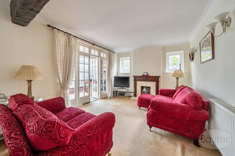 2 bedroom bungalow for sale, Parkland Grove, Farnham, Surrey, GU9