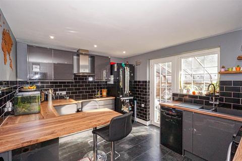 2 bedroom semi-detached house for sale, Wentworth Way, St. Leonards-On-Sea