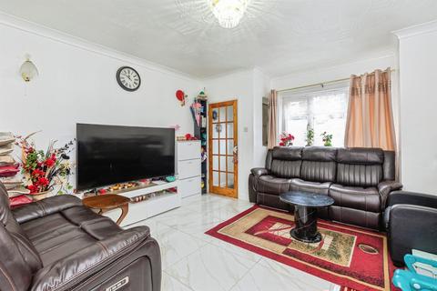 2 bedroom terraced house for sale, Shakespeare Road, Gillingham