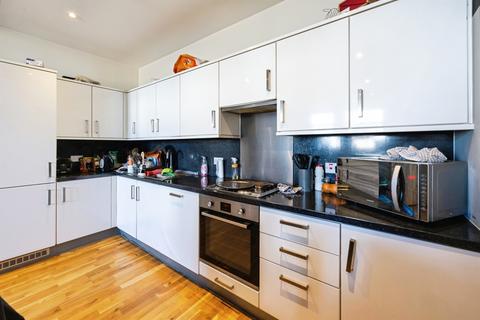 2 bedroom flat for sale, Park Street, Ashford
