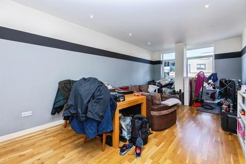 2 bedroom flat for sale, Park Street, Ashford