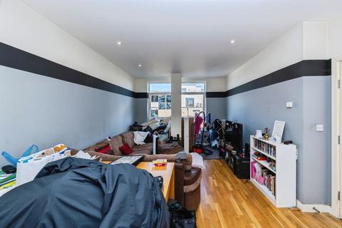 2 bedroom flat for sale, Park Street, Ashford