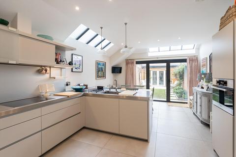 3 bedroom terraced house for sale, Florence Road, London SW19