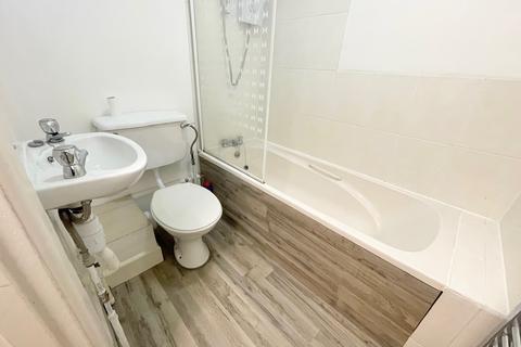 1 bedroom flat to rent, Manor Road, BOURNEMOUTH