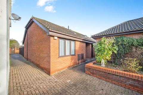 2 bedroom retirement property for sale, Alasdair Place, Claydon, Ipswich