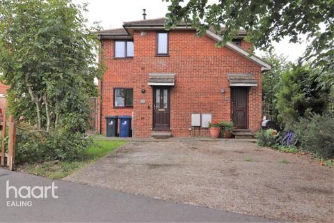 Costons Lane, Greenford