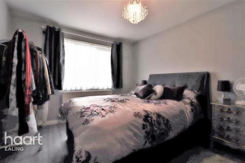 undefined, Costons Lane, Greenford