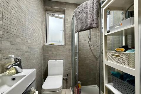 1 bedroom flat to rent, London SW19