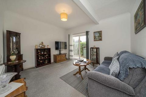 1 bedroom retirement property for sale, Priory Walk, Staines Road East, Sunbury-on-Thames