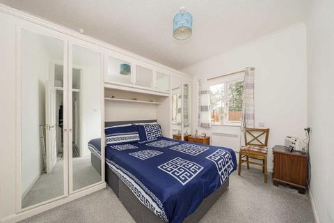1 bedroom retirement property for sale, Priory Walk, Staines Road East, Sunbury-on-Thames
