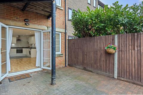 1 bedroom flat for sale, High Street, Addlestone KT15