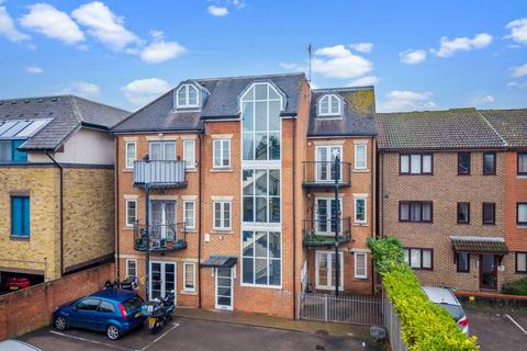 1 bedroom flat for sale, High Street, Addlestone KT15