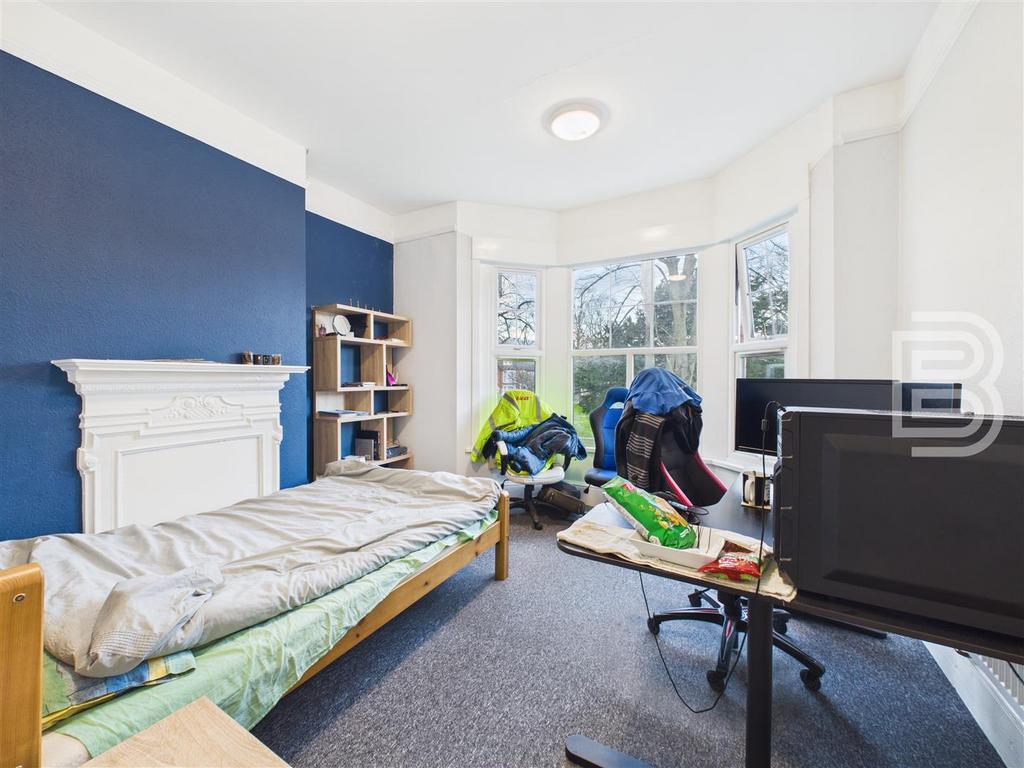 Room 1 (1).jpg