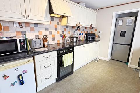 4 bedroom detached house for sale, Lyndhurst Avenue, Skegness, Lincolnshire, PE25 2QE