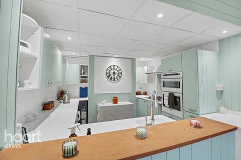 3 bedroom end of terrace house for sale, Fourth Avenue, Grays