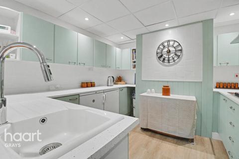 3 bedroom end of terrace house for sale, Fourth Avenue, Grays