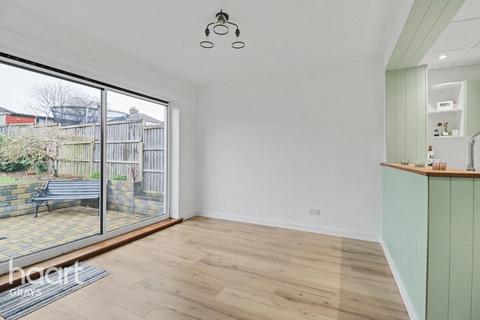 3 bedroom end of terrace house for sale, Fourth Avenue, Grays