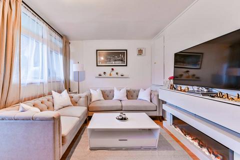 3 bedroom flat for sale, Ossulston Street, King's Cross, London, NW1