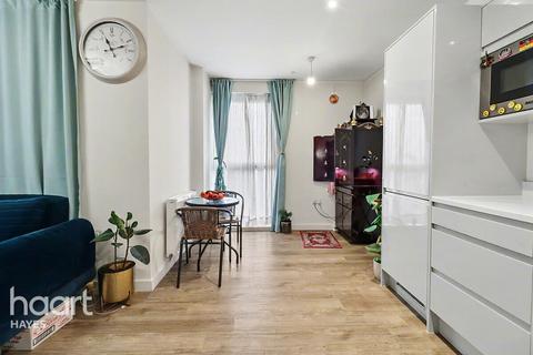 3 bedroom apartment for sale, Chailey Place, Hayes