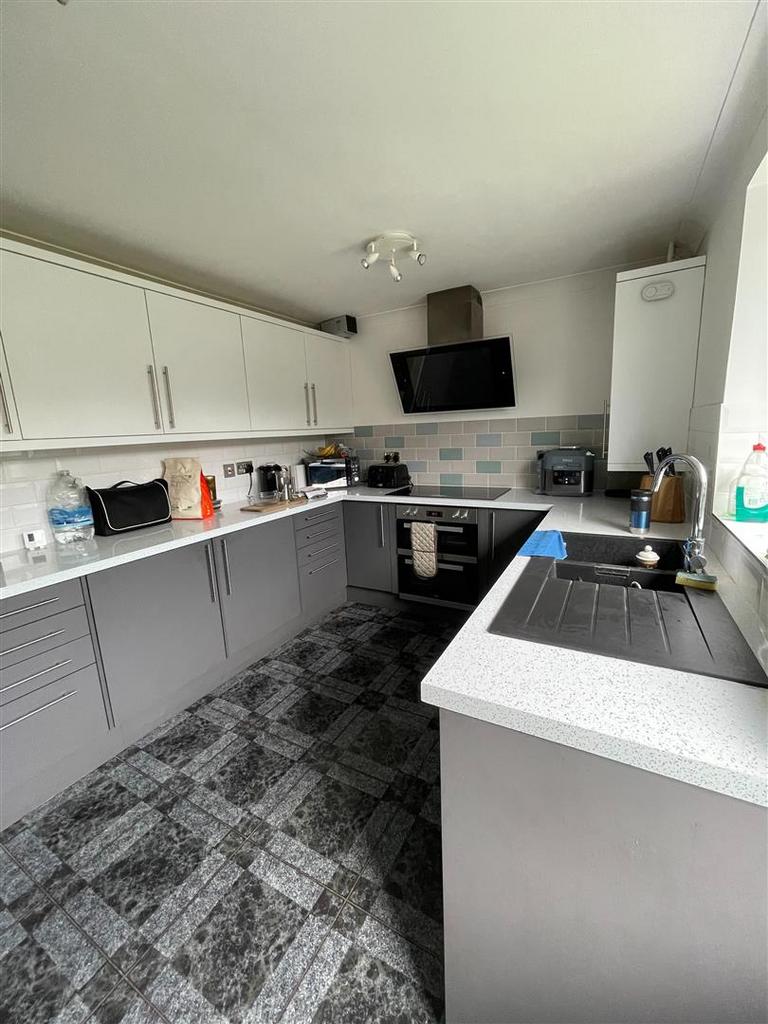 Kitchen Pic 1