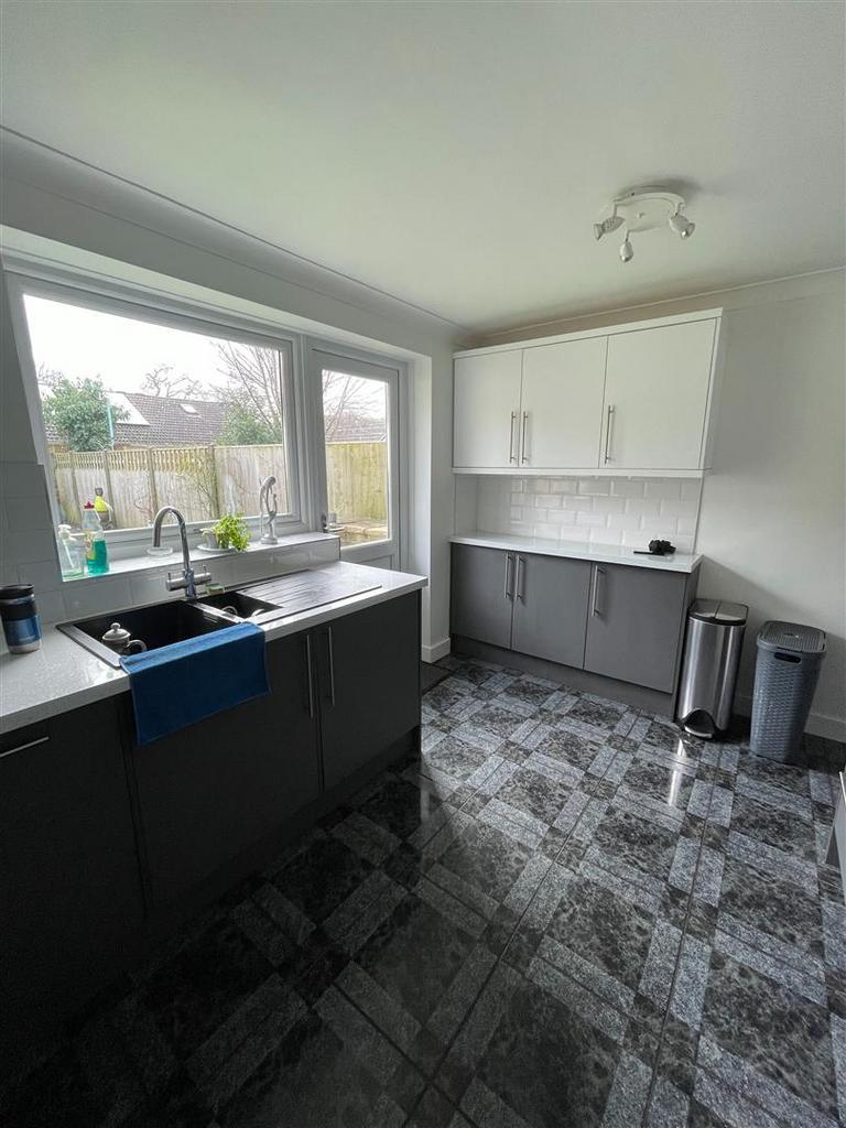 Kitchen Pic 2