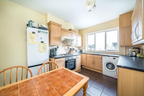 2 bedroom flat for sale, Bedford Road, London SW4