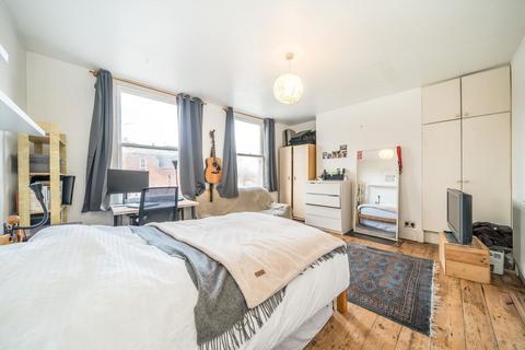 2 bedroom flat for sale, Bedford Road, London SW4