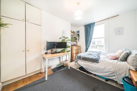 2 bedroom flat for sale, Bedford Road, London SW4