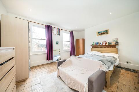 2 bedroom flat for sale, Bedford Road, London SW4