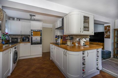 2 bedroom detached bungalow for sale, Bramber Close, Sompting, Lancing