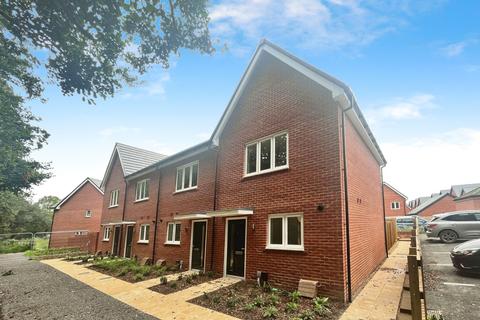 2 bedroom end of terrace house to rent, Ragged Robin Close, Southampton SO30