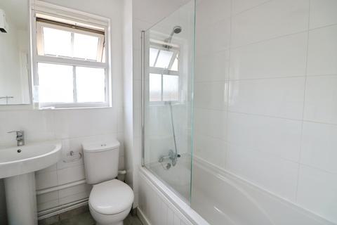 2 bedroom apartment for sale, Bluebell Way, Ilford IG1