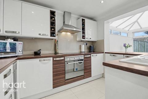 3 bedroom semi-detached house for sale, Shakespeare Avenue, Rayleigh