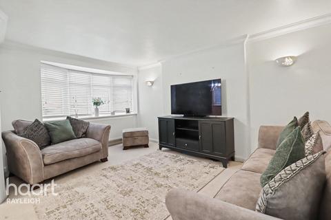 3 bedroom semi-detached house for sale, Shakespeare Avenue, Rayleigh