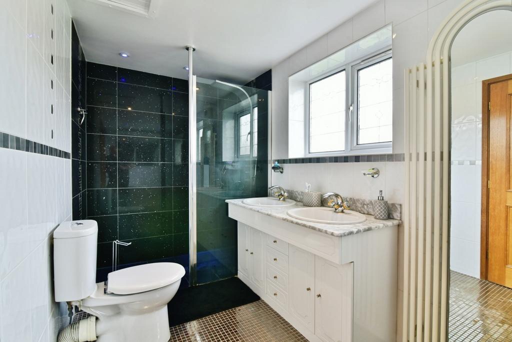 Ensuite