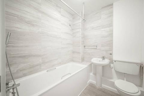 2 bedroom flat to rent, Bridge Street, Pinner, HA5