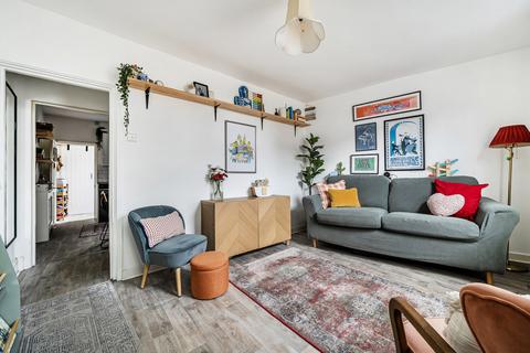 2 bedroom end of terrace house for sale, Milton Street, Swanscombe, Kent, DA10