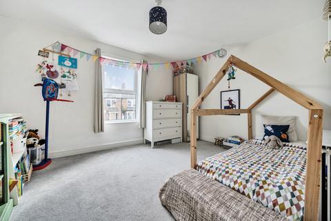 2 bedroom end of terrace house for sale, Milton Street, Swanscombe, Kent, DA10