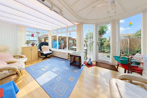 3 bedroom chalet for sale, Bishopstone Drive, Herne Bay, CT6 6RE