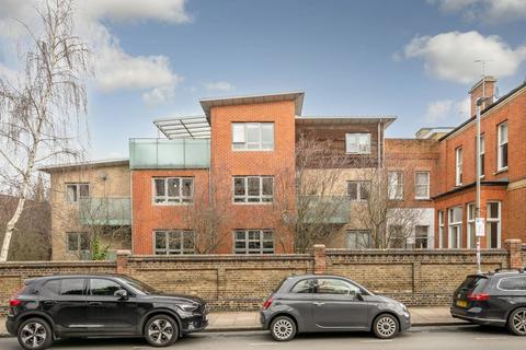3 bedroom flat for sale, Putney Hill, Putney, London, SW15