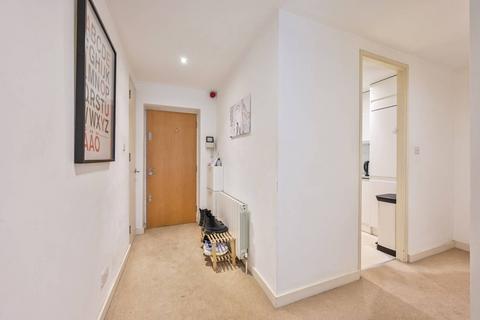 3 bedroom flat for sale, Putney Hill, Putney, London, SW15