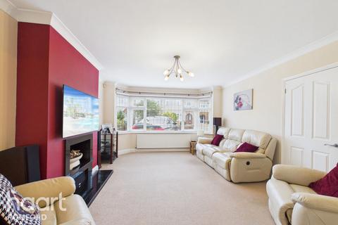3 bedroom semi-detached house for sale, Garry Close, Romford