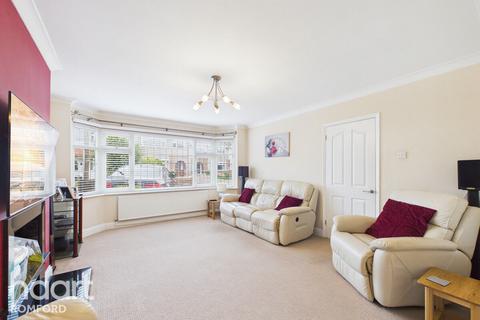 3 bedroom semi-detached house for sale, Garry Close, Romford, RM1 4AE